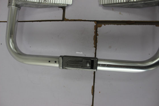 青い210cm 44cmの救急車の手動革紐が付いている折りたたみスコップの伸張器