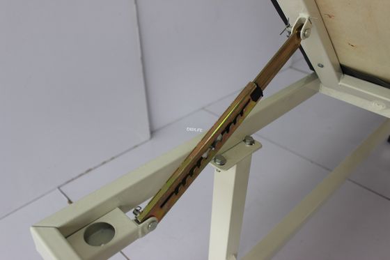 アルミ合金の手動で持ち上がる医学のGynaeの検査のベッド