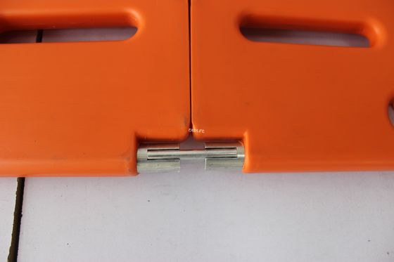 高密度プラスチック製の折りたたむ式緊急ストレッチャー 脊椎板 X線とCT穿刺
