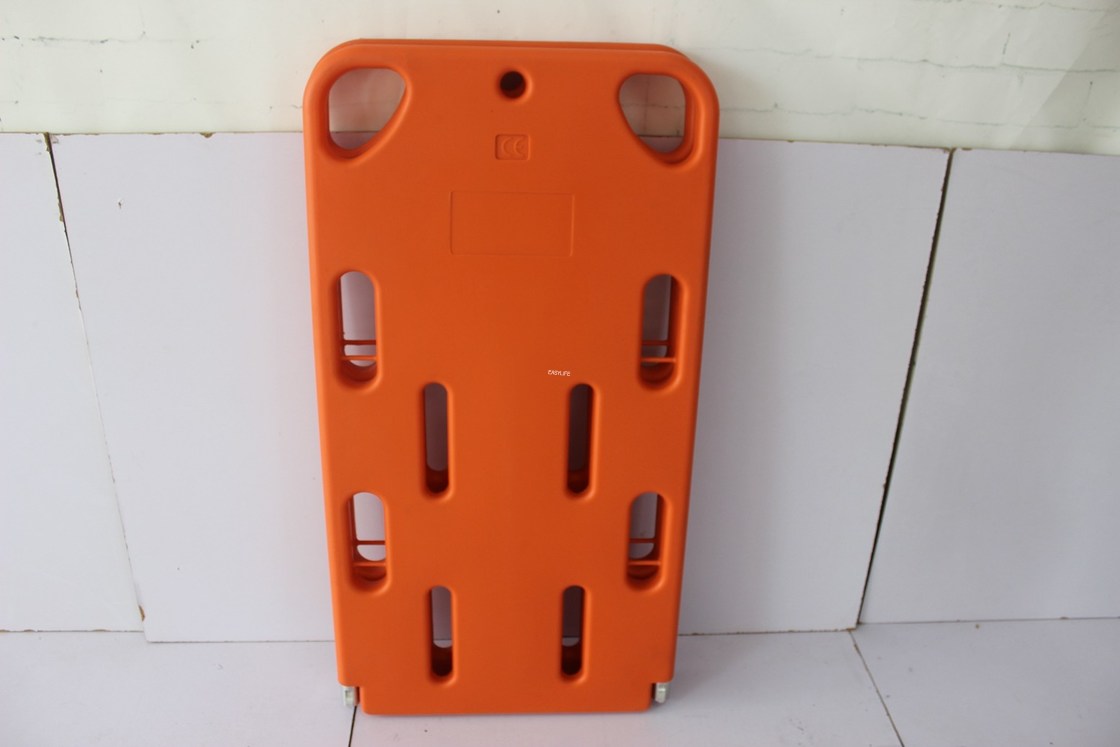 高密度プラスチック製の折りたたむ式緊急ストレッチャー 脊椎板 X線とCT穿刺