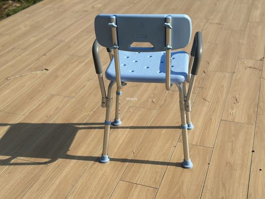 アクセシビリティのための調節可能なシャワーチェア